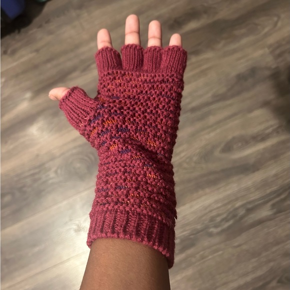 Fingerless knit gloves - Picture 4 of 4